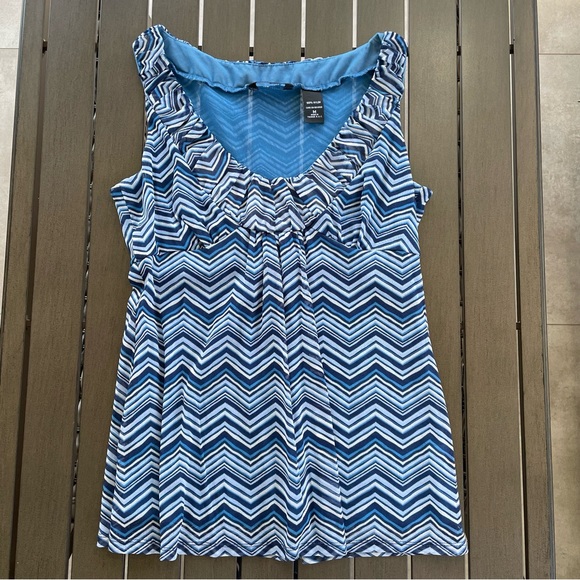 NEW YORK & COMPANY SLEEVELESS CHEVRON BABYDOLL BLOUSE!! - Picture 1 of 8